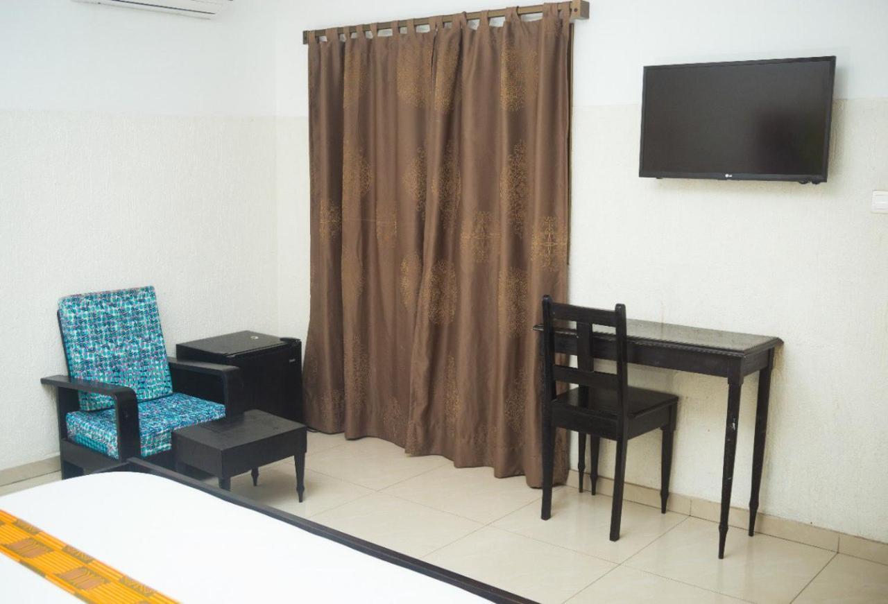 Hotel Seaside لومي المظهر الخارجي الصورة